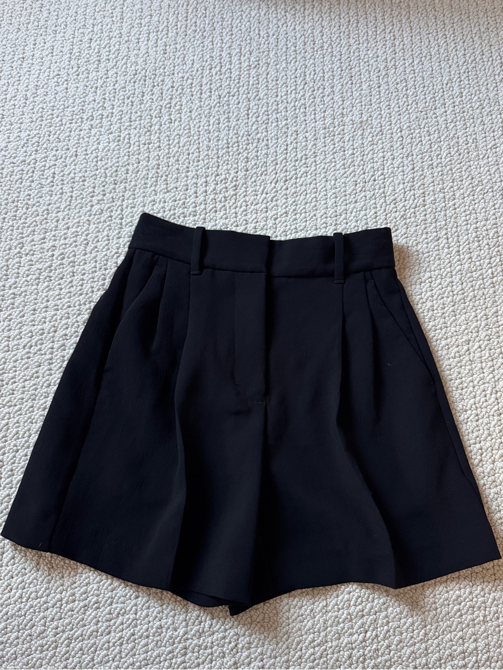 Aritzia Wilfred Black trouser Shorts size 0